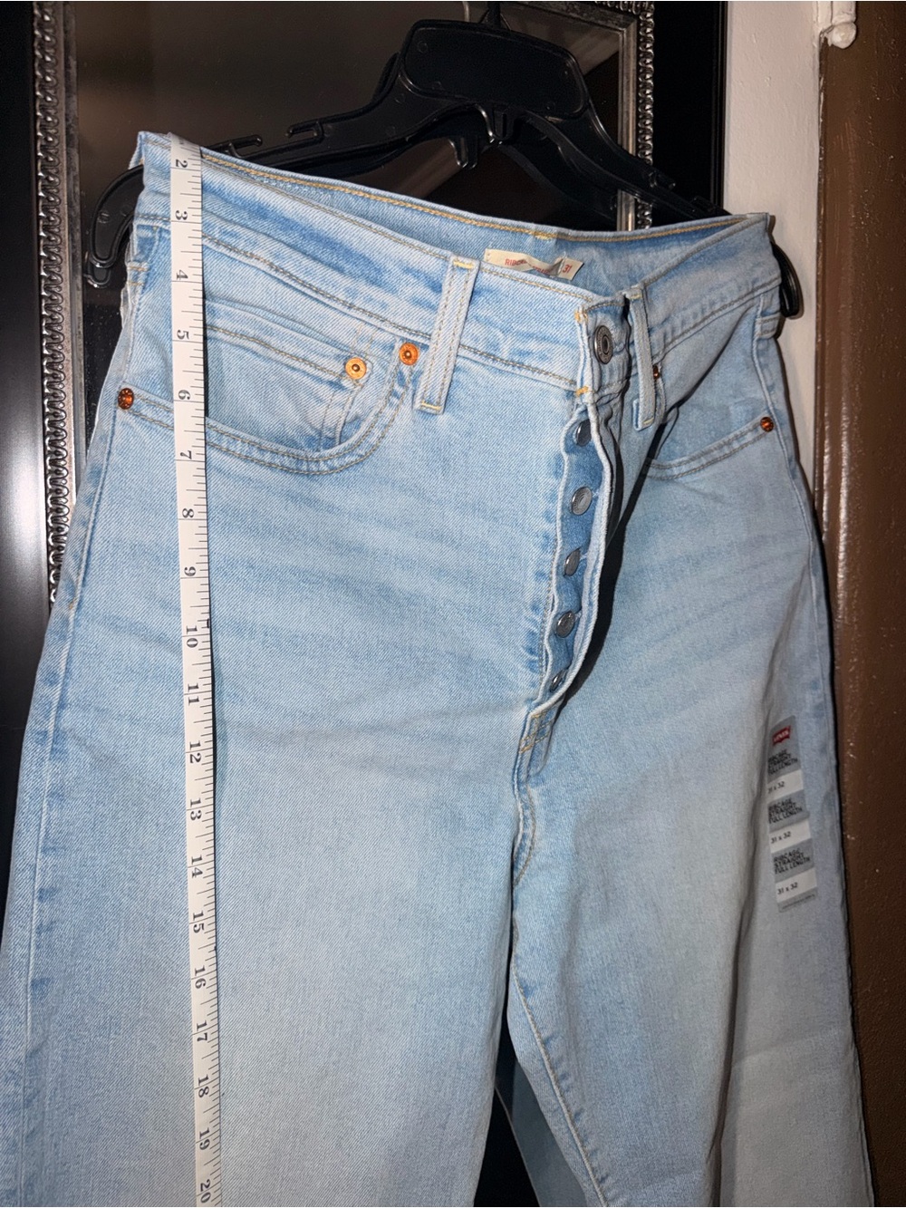 Light Wash Levi’s Women’s Button-Fly Jeans